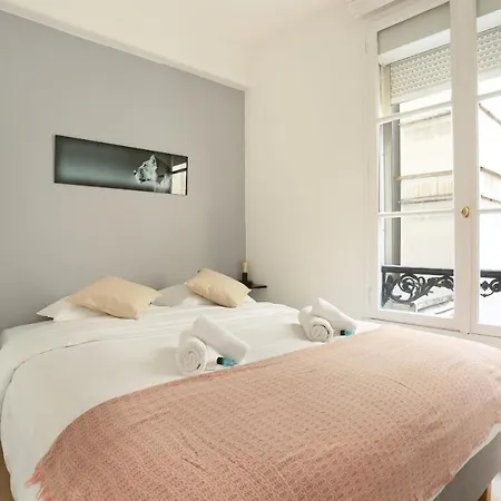 Apartment Sublime Et Neuf Fbg Saint Honore Paris
