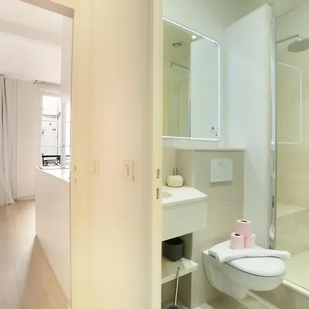 Apartment Sublime Et Neuf Fbg Saint Honore Paris