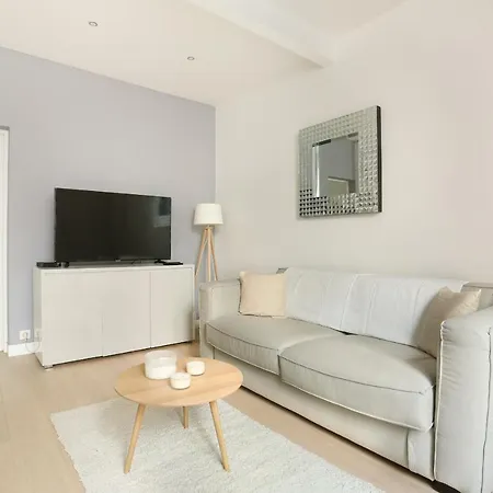 Apartment Sublime Et Neuf Fbg Saint Honore Paris